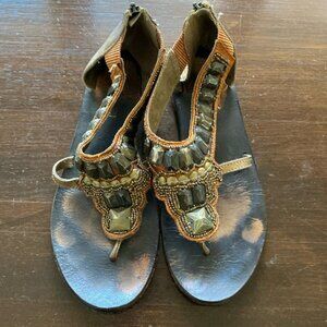 STEVE MADDEN brown bronze metallic zipper thing sandal gens jewels embellishment